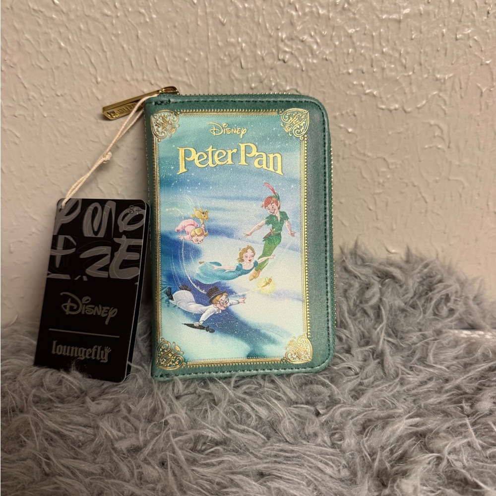 Disney Loungefly Green Peter Pan 'Never Grow Up' Wallet